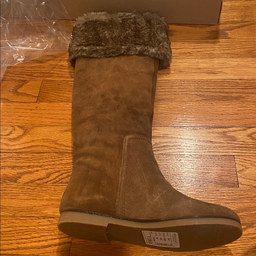 Tan boots - Picture 2 of 3